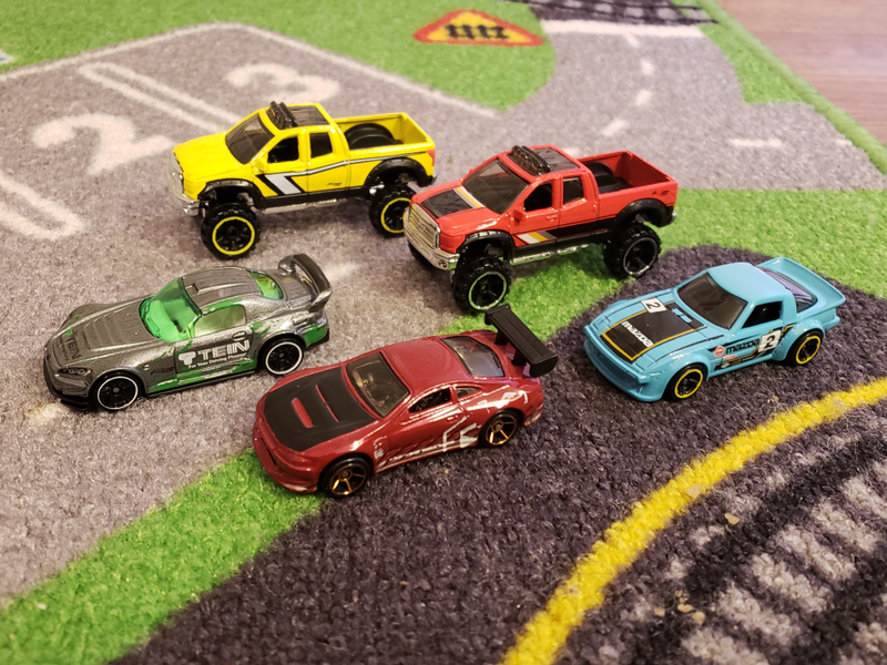 Pic 4: Japanese stuff. KDay exclusive S2000 and RX-7 - $1. Rest $0.50.